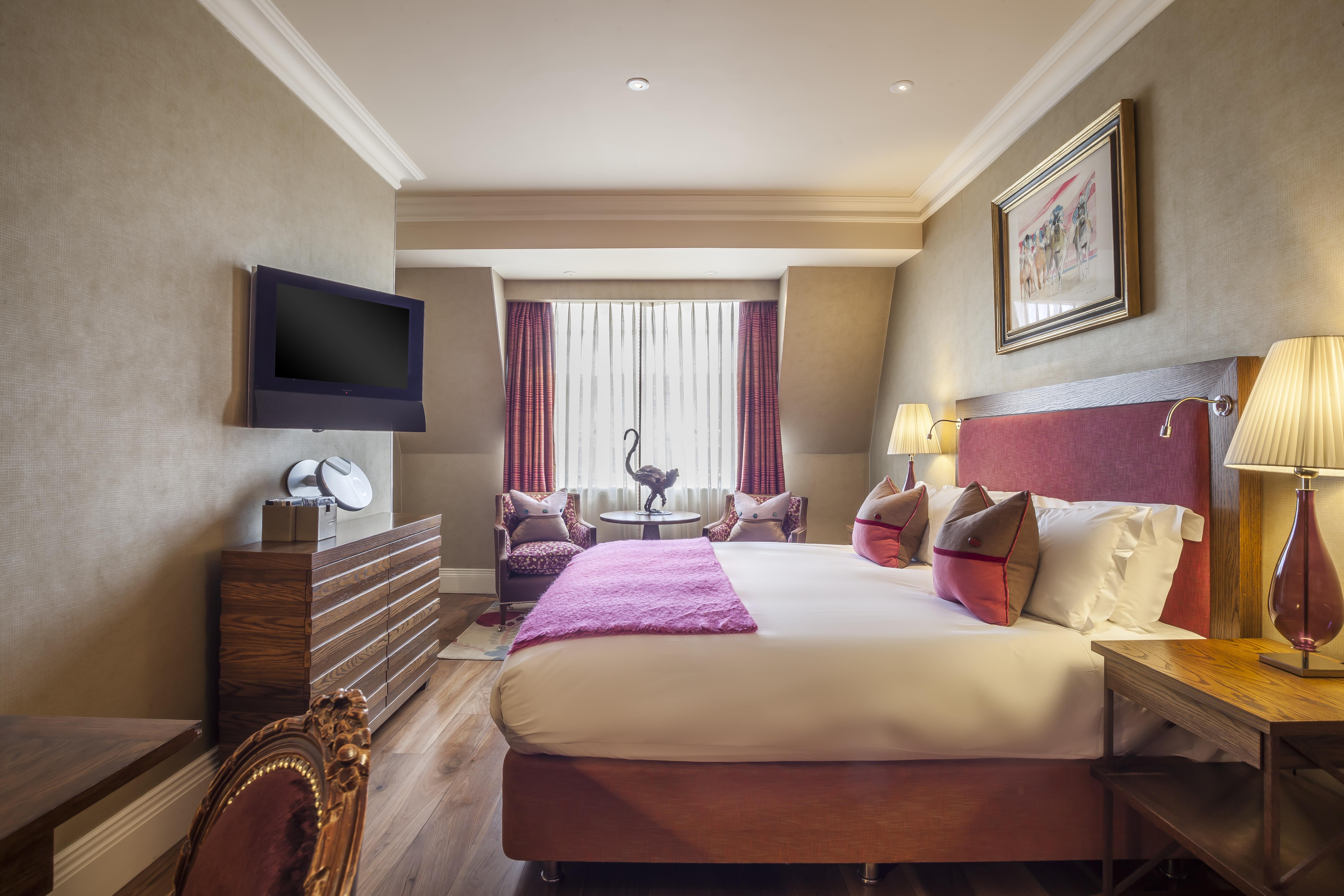 罗斯特里盯酒店 雷丁 外观 照片 A bedroom at the hotel