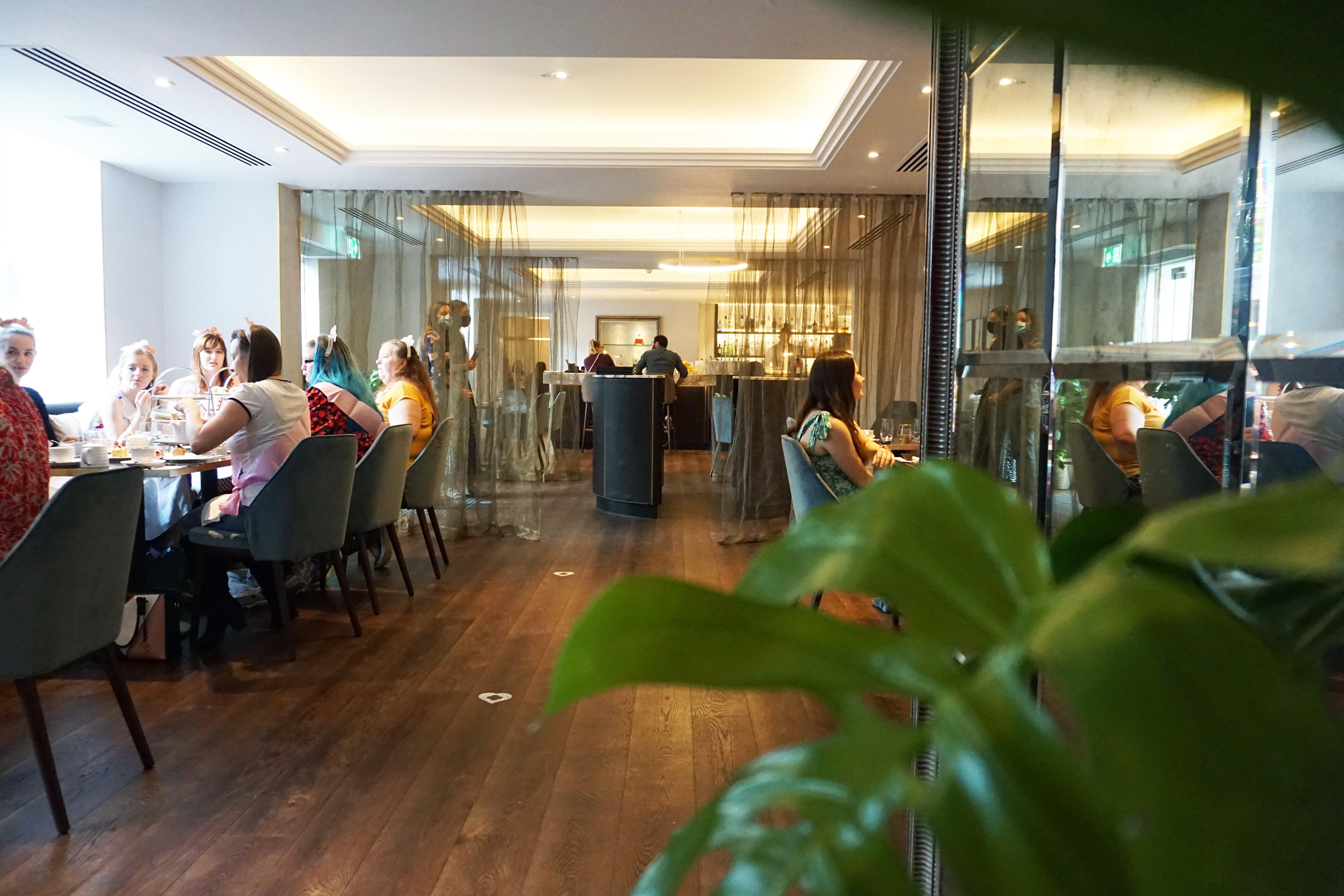 罗斯特里盯酒店 雷丁 外观 照片 The interior of the lounge