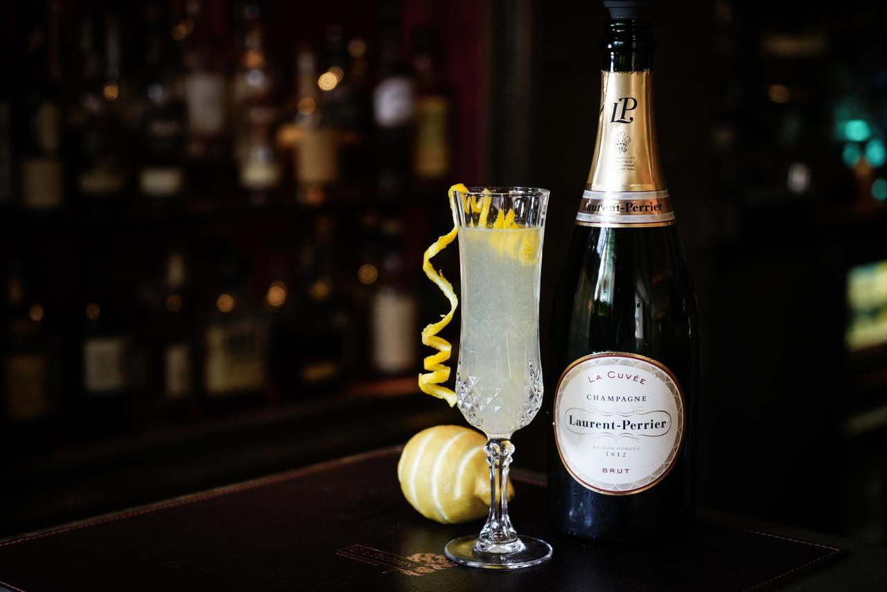 罗斯特里盯酒店 雷丁 外观 照片 A French 75
