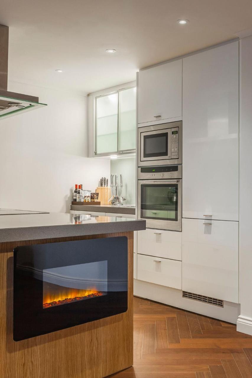 罗斯特里盯酒店 雷丁 外观 照片 A modern kitchen