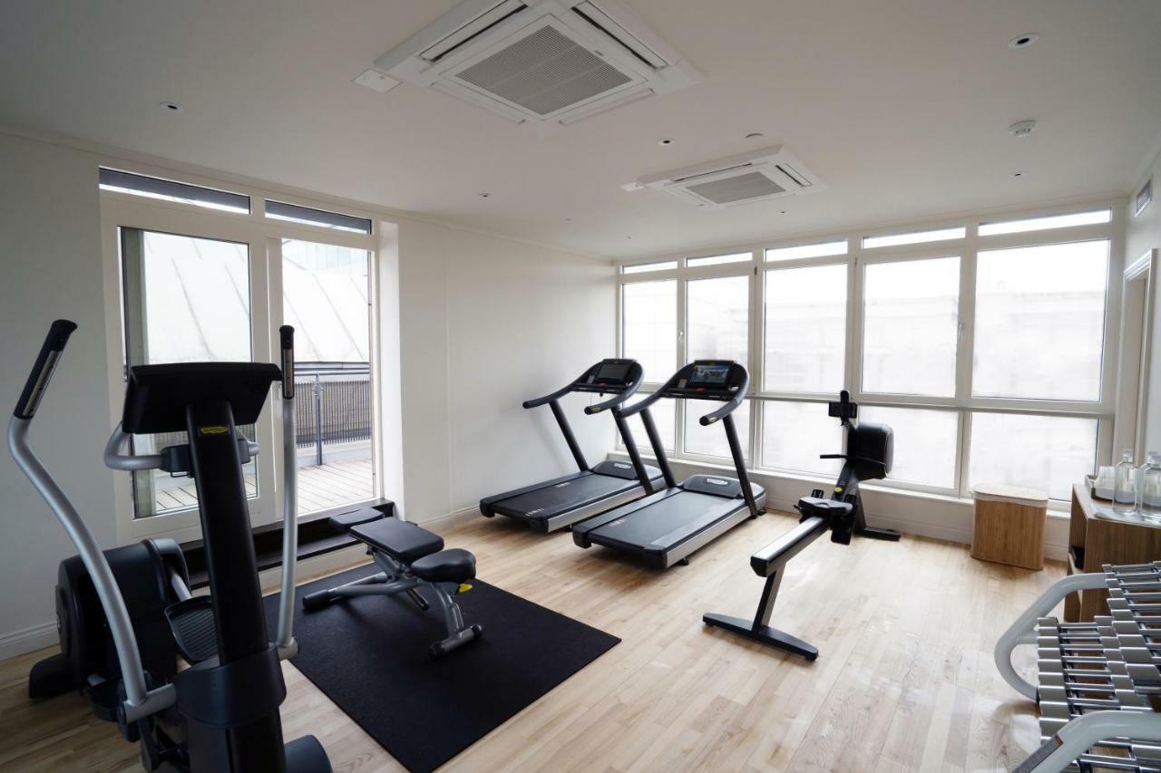 罗斯特里盯酒店 雷丁 外观 照片 A gym in a hotel