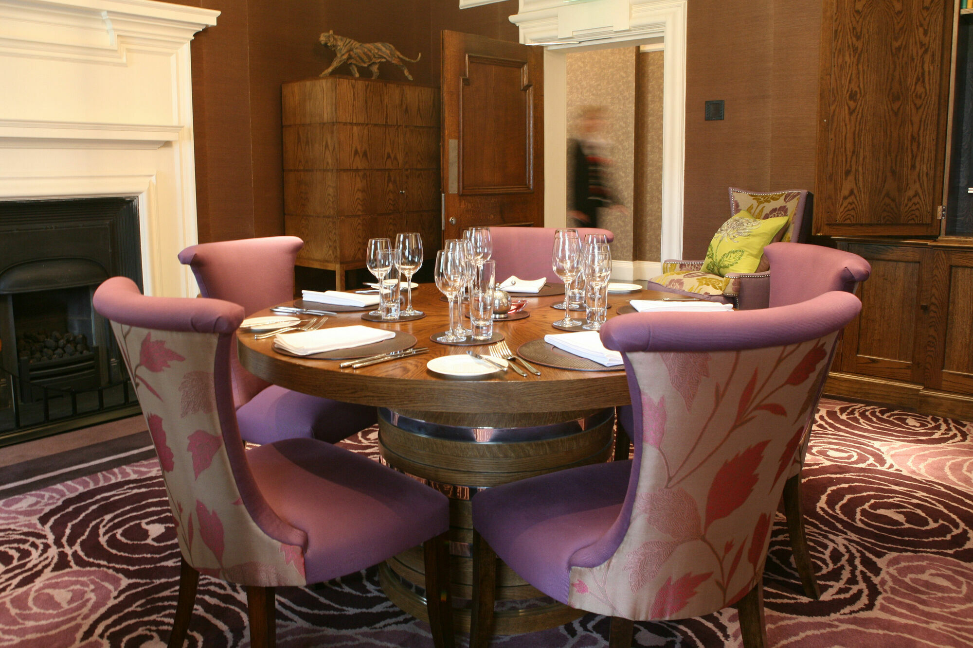 罗斯特里盯酒店 雷丁 外观 照片 The dining room at the hotel