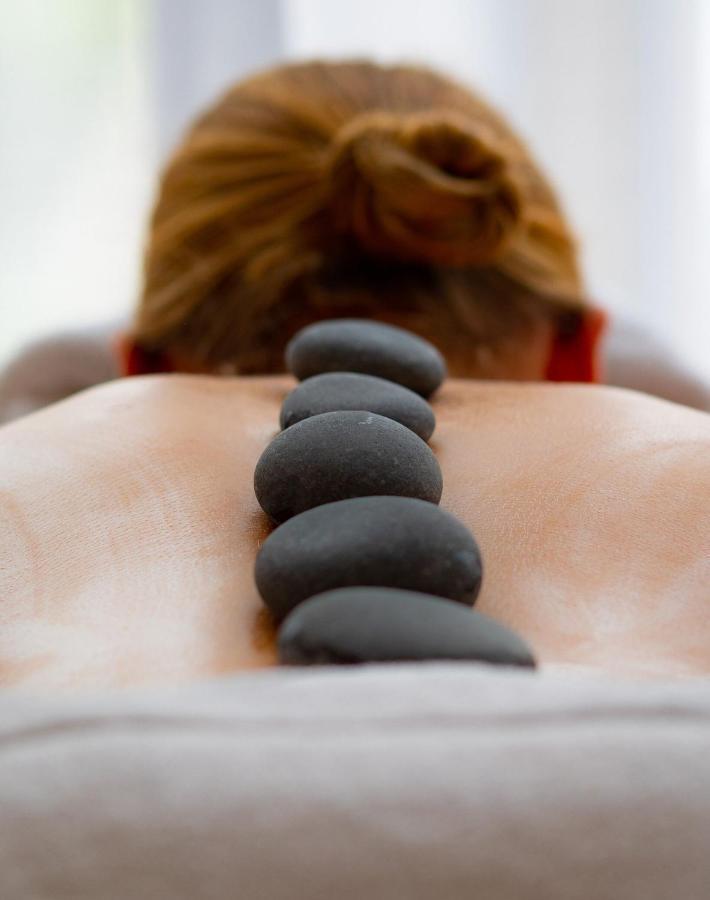 罗斯特里盯酒店 雷丁 外观 照片 Hot stone massage